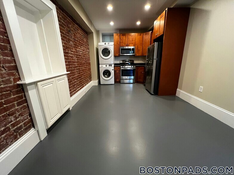 Building Photo - 36 High St