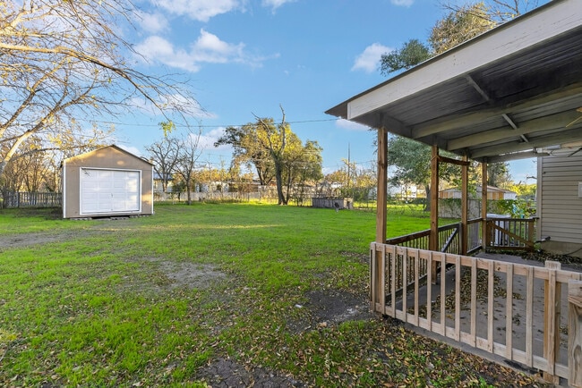 Building Photo - 1801 S 47th St