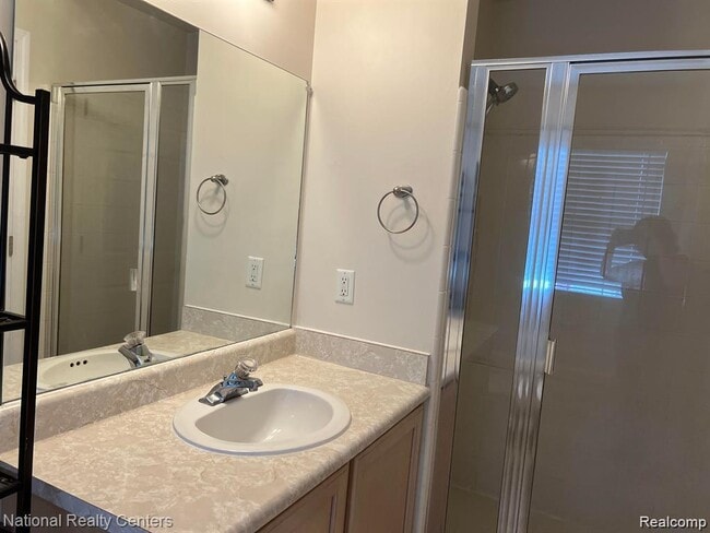 Building Photo - 41827 Yeats Dr