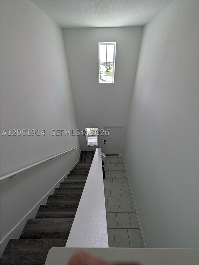 Building Photo - 890 Timberland Dr