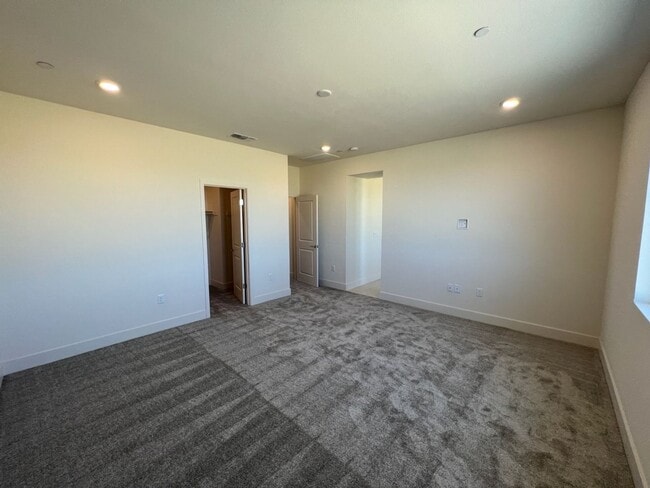 Building Photo - Newer Construction Home located in desirab...