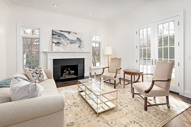 Building Photo - 755 Sheridan Rd