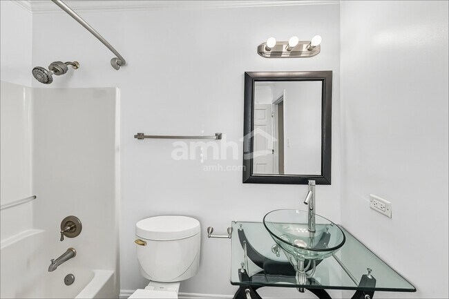 Building Photo - 1811 Mandan Village Dr