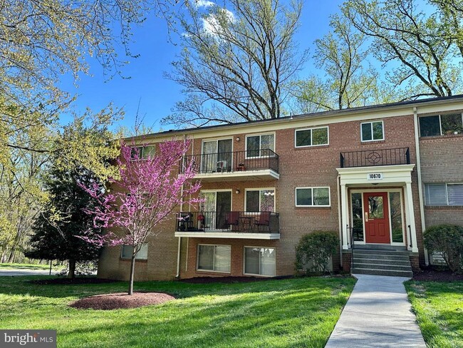 Primary Photo - 10670 Weymouth St