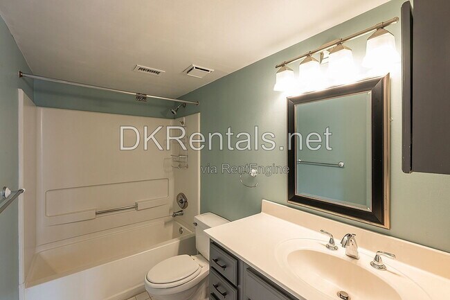 Building Photo - 795 Hammond Dr NE