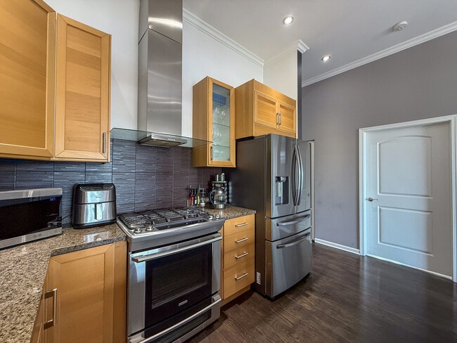 Building Photo - 3954 N Oriole Ave