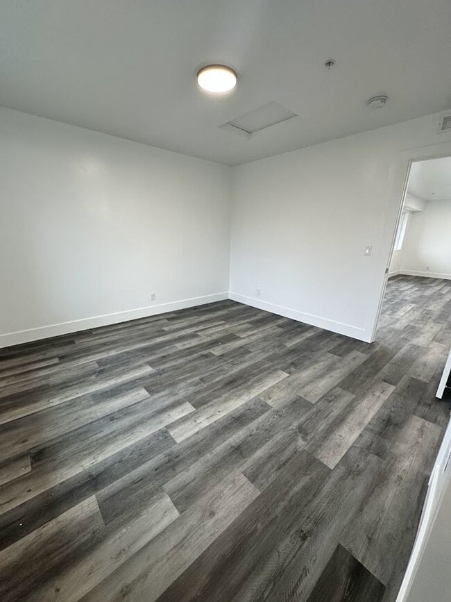 Building Photo - 1553 Clear Creek Dr
