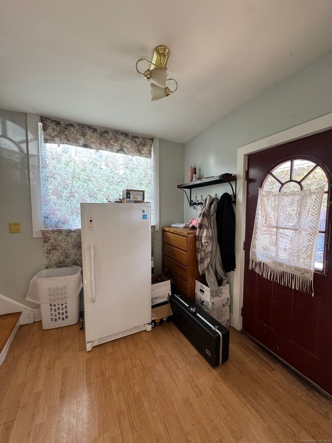 Building Photo - 731 George St