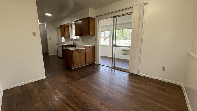 Building Photo - "Charming 2-Bed, 2-Bath Oasis in Phoenix -...