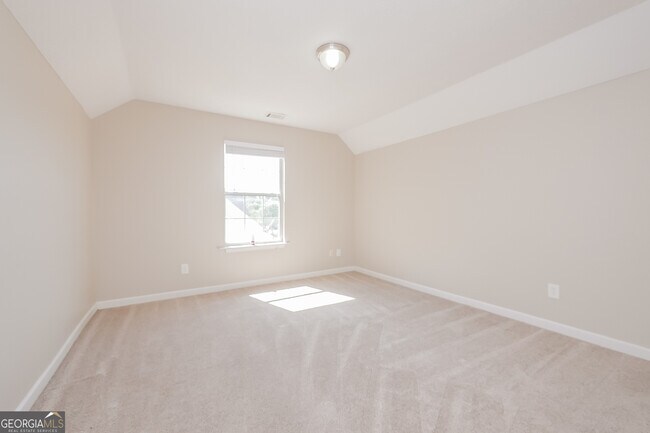 Building Photo - 2703 Holly Berry Dr