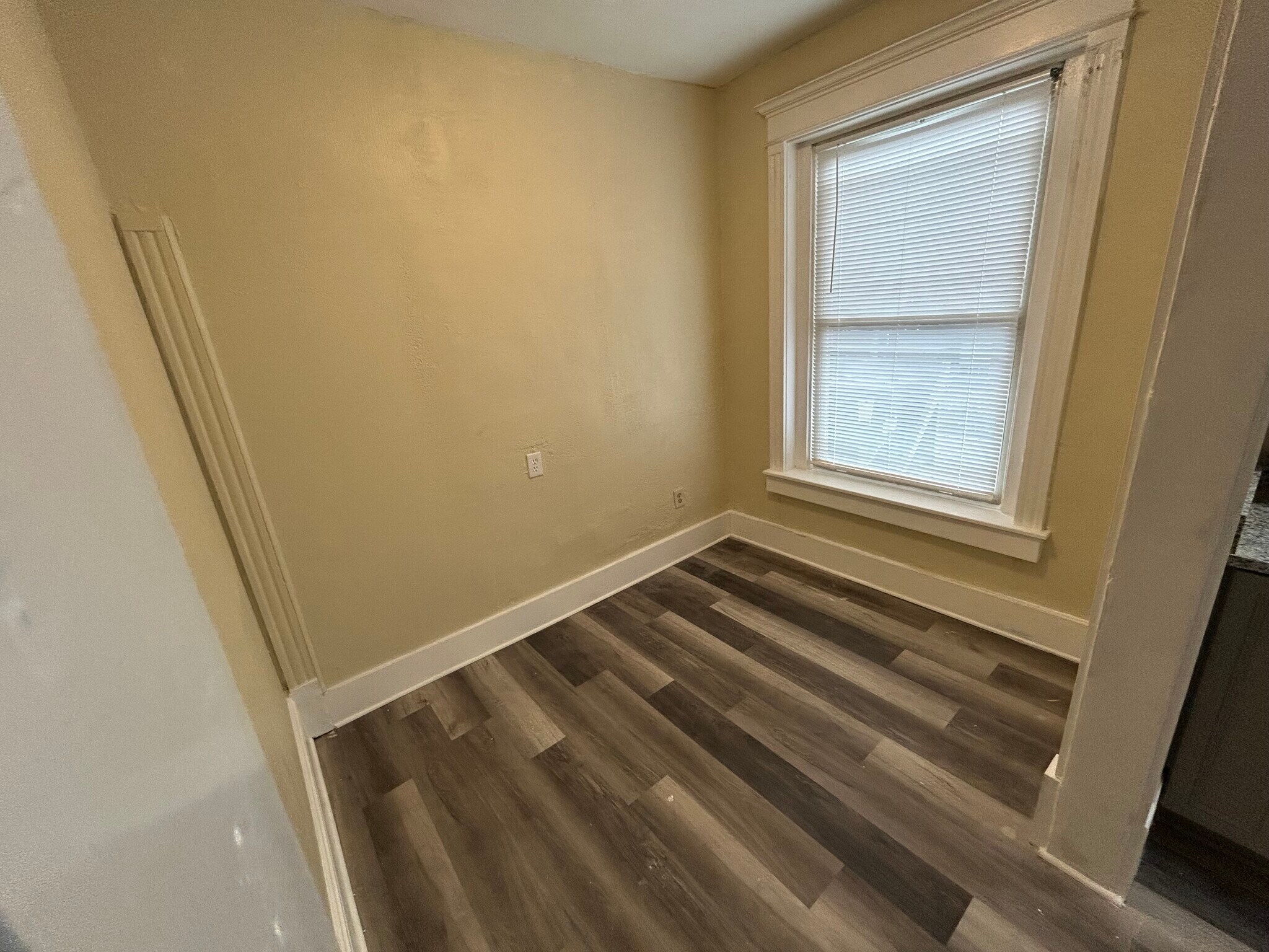 Space off of kitchen for storage - 339 S Aiken Ave