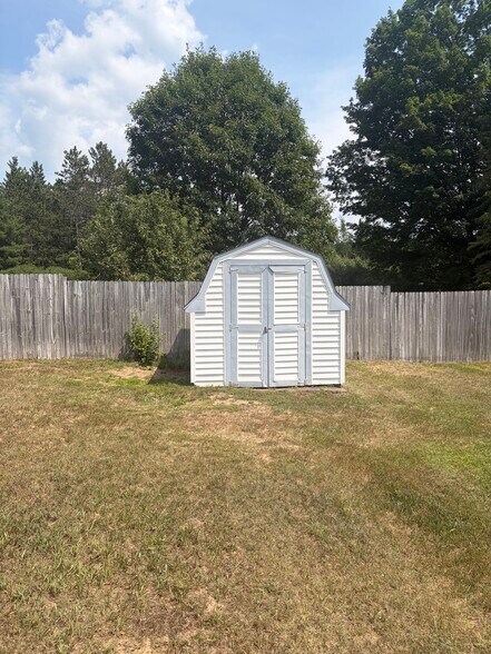 Building Photo - 253 Bendon Rd