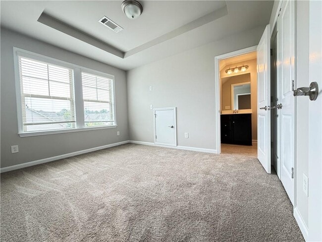 Building Photo - 2838 Vlg Pk Bnd