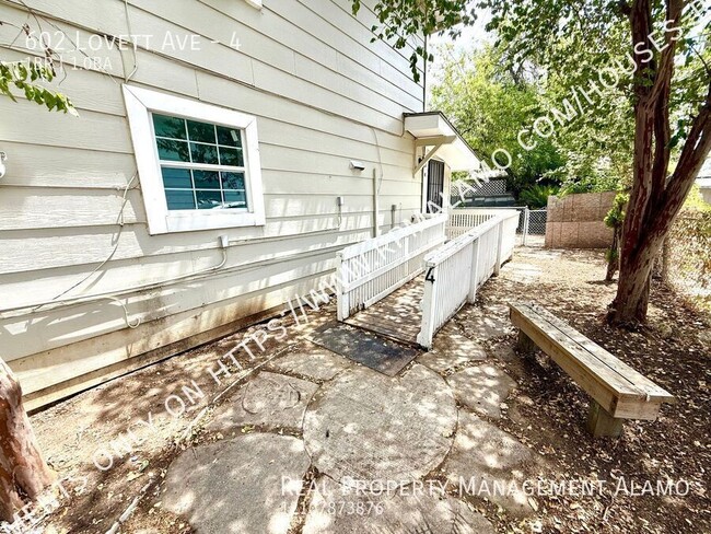 Building Photo - 602 Lovett Ave