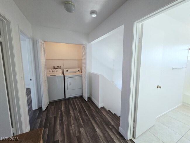 Building Photo - 9433 Valencia Canyon Dr