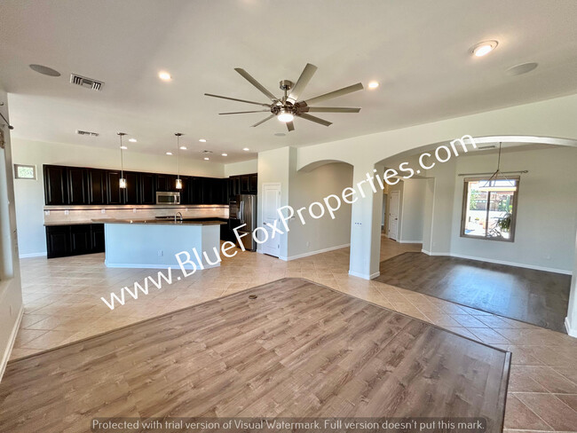Building Photo - 12841 N Cactus Terrace Pl