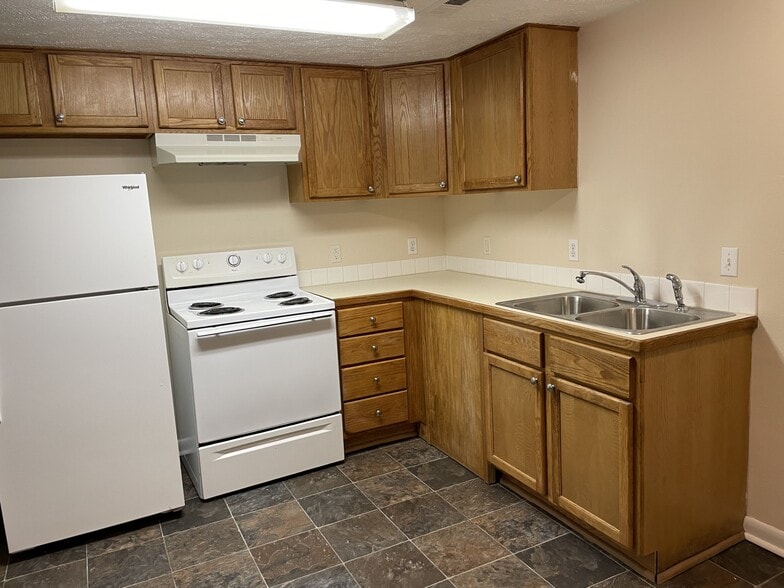Kitchen - 310 Galvin Rd N