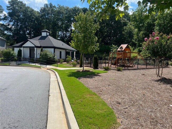 Building Photo - 4829 Dufour Dr