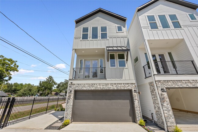 Building Photo - 717 Janisch Rd
