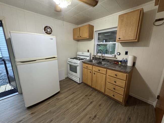 Building Photo - 3539 Sedler St