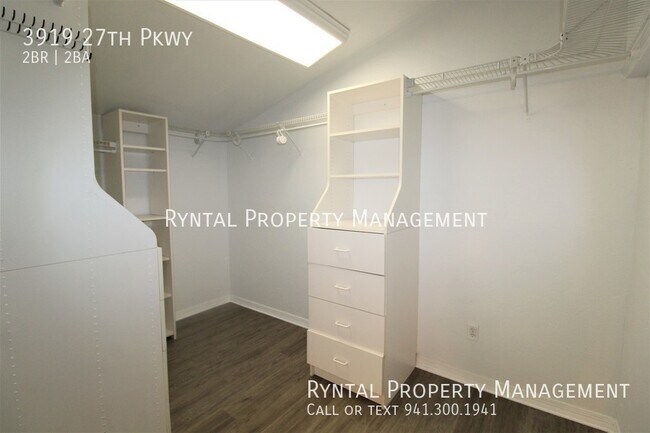 Building Photo - 3919 27th Pky