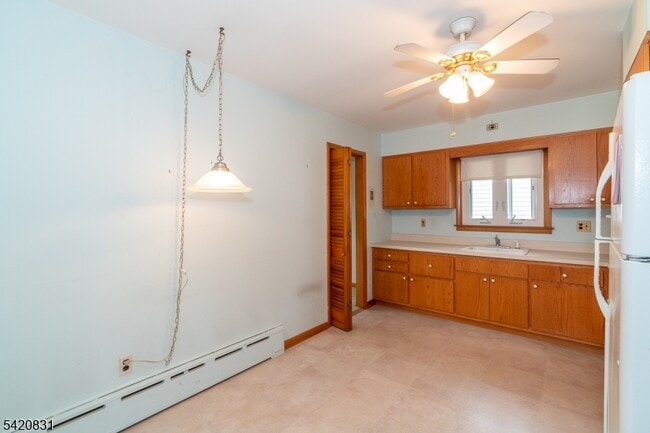 Building Photo - 300 Mitchell Ave