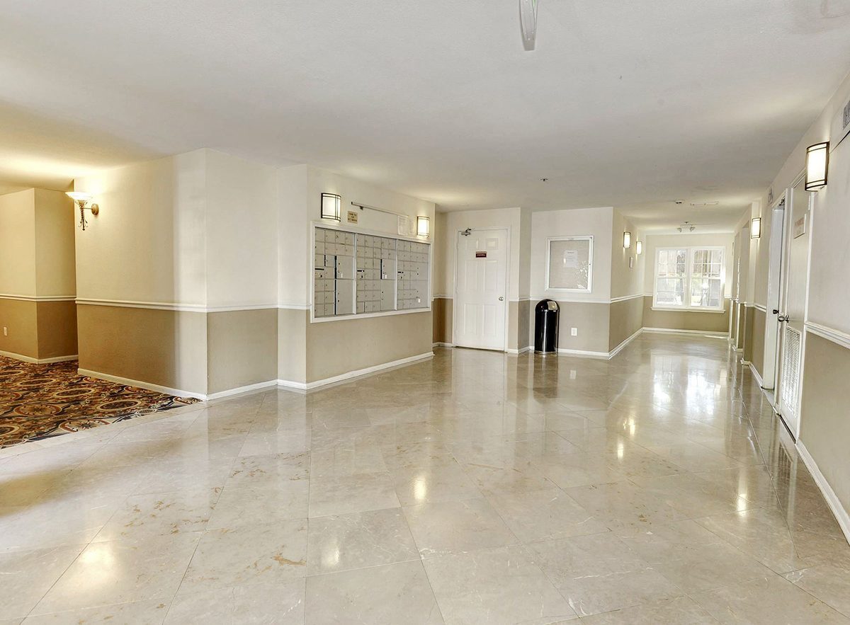 Lobby - 3313 Wyndham Cir