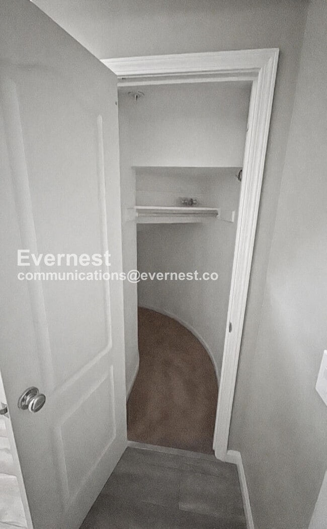 Building Photo - 2298 Winepol Loop