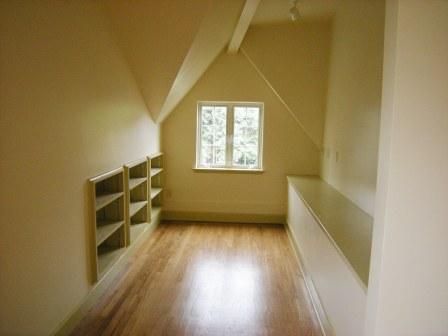 Building Photo - Beautiful, Spacious Rockridge Home!