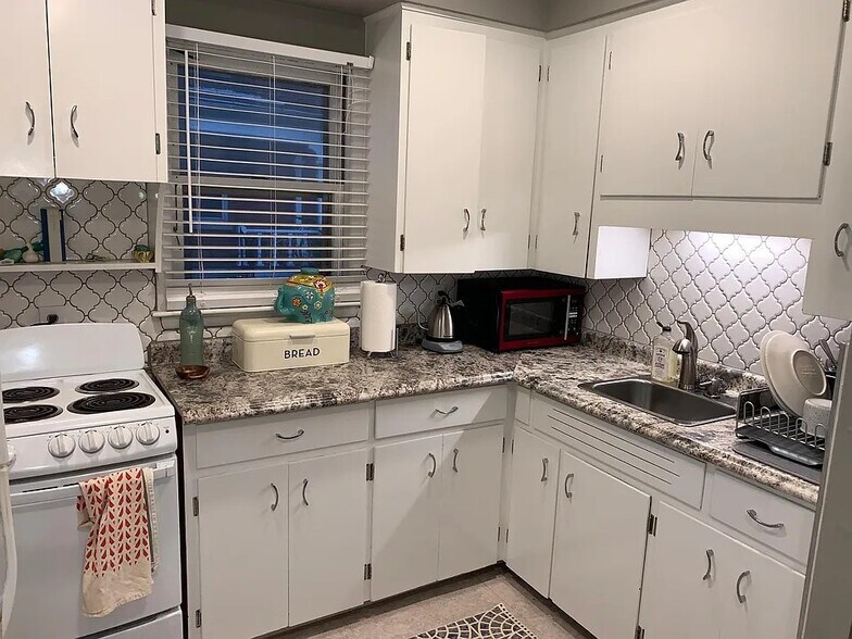 Building Photo - 519 Lawrence St