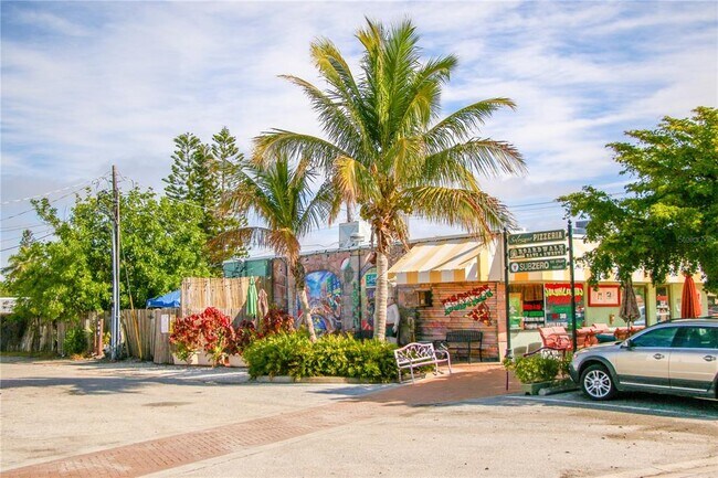 Building Photo - 3835 Almeria Ave