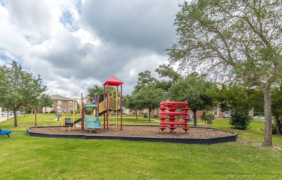 Sandy Creek Apartments 1828 Sandy Point Rd Bryan TX 77807 Apartment