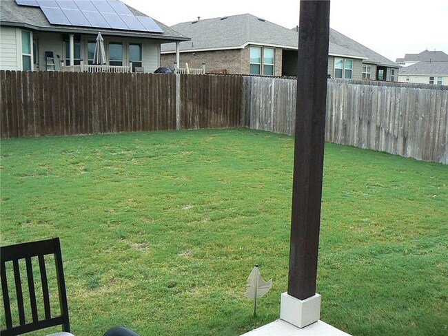 Building Photo - Coming Soon 4BR/2.5BA w/ Fenced Yard + Assigned Parking in Round Rock, TX