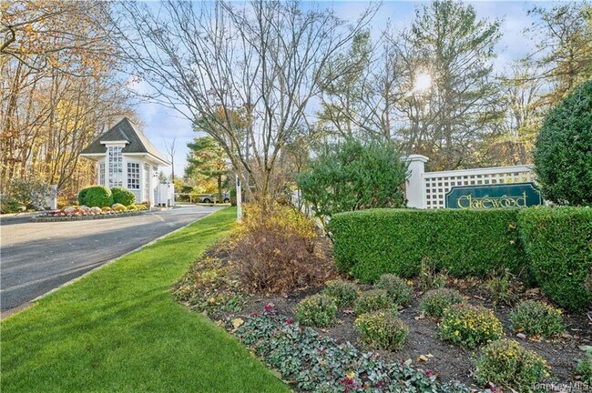 Building Photo - 42 Clarewood Dr