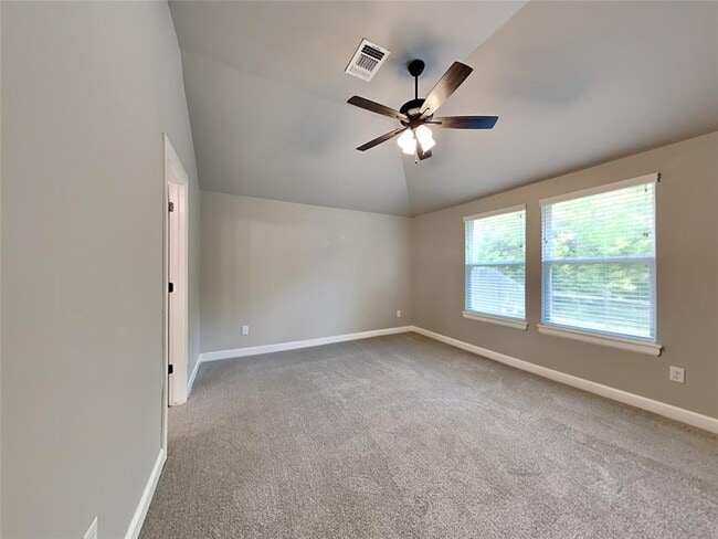 Building Photo - 460 Nest Cir