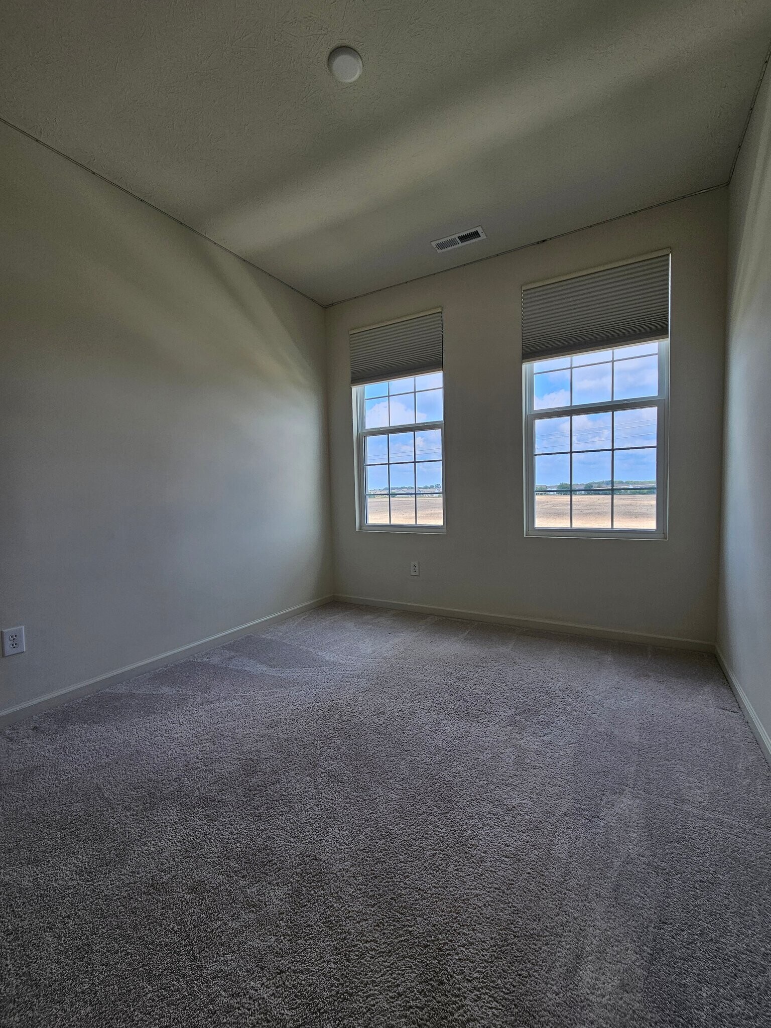 Building Photo - 1728 Blenker Dr