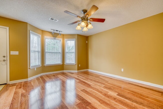 Building Photo - 147 Old State Rte 34