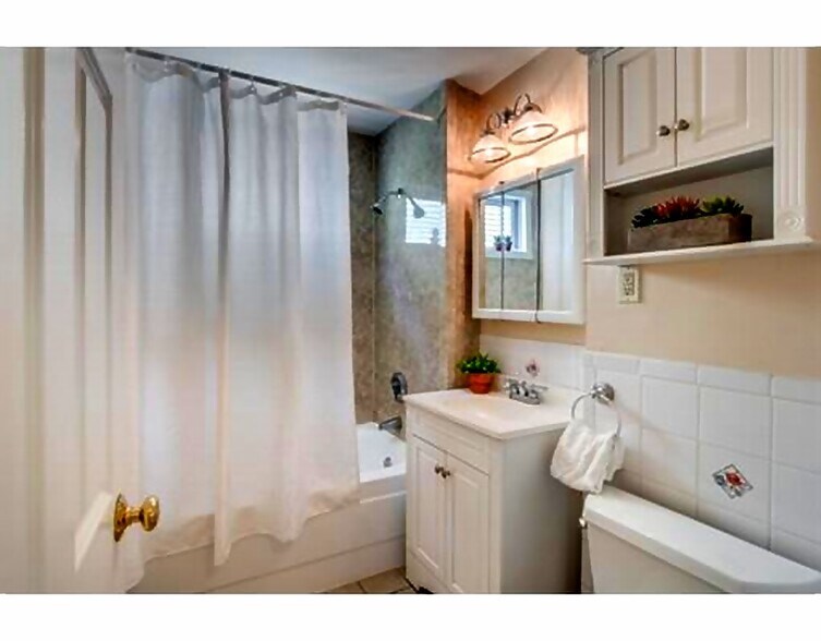 Bathroom - 275 Medford St