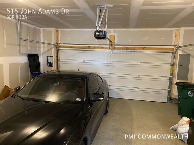 Building Photo - 515 John Adams Dr NW