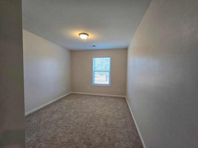 Building Photo - 1785 Snead Dr