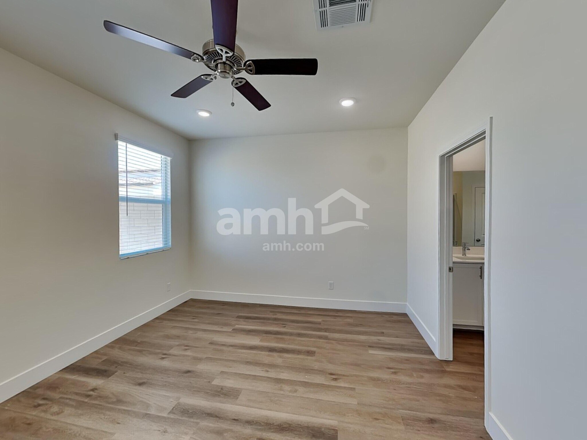 Building Photo - 494 Silverbell Fls Pl