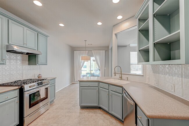 Building Photo - 13600 Breton Ridge St