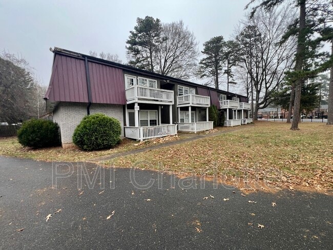 Building Photo - 831 McAlway Rd