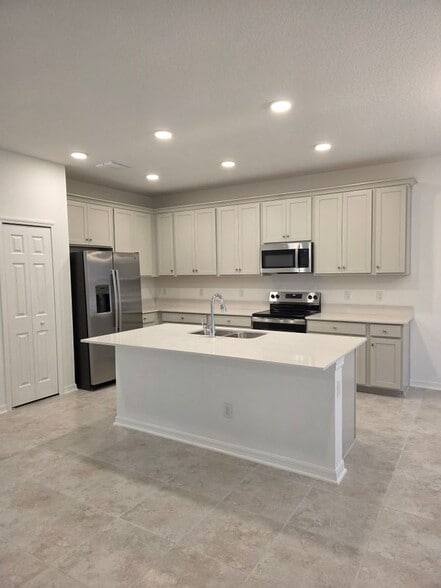 Building Photo - 3195 Fall Harvest Dr