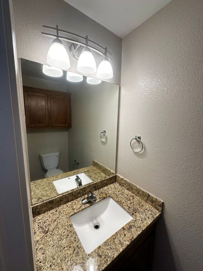 Building Photo - 2527 Pascal Ct