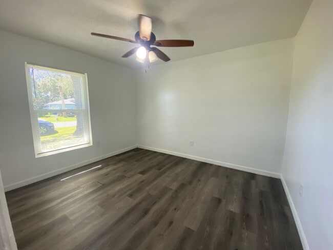 Building Photo - 22578 Laika Ave