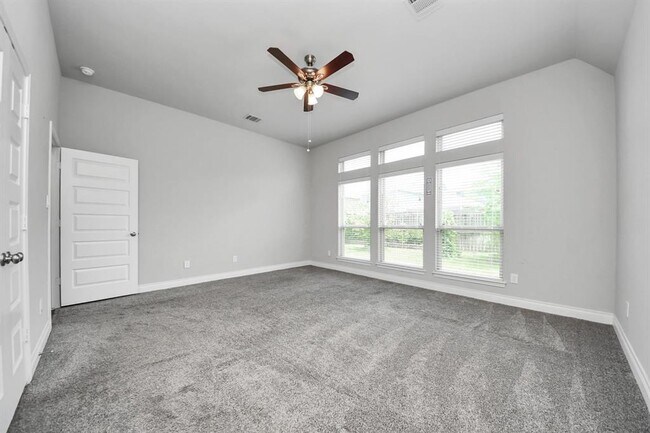Building Photo - 6022 Daggerwing Wy