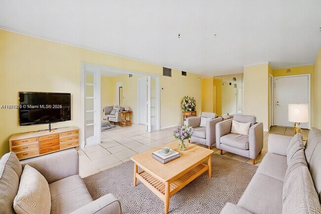 Primary Photo - 124 NE 19th Ct