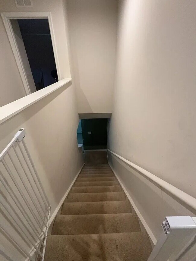 Building Photo - "Spacious 4-Bedroom Retreat with 2.5 Baths in Charming Powdersville!"