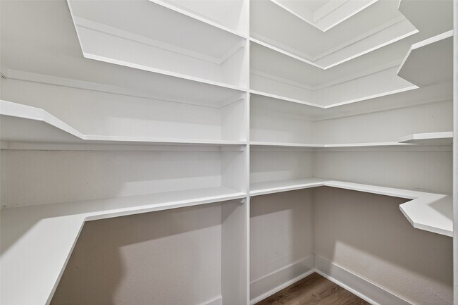 Building Photo - 2725 Avenue F